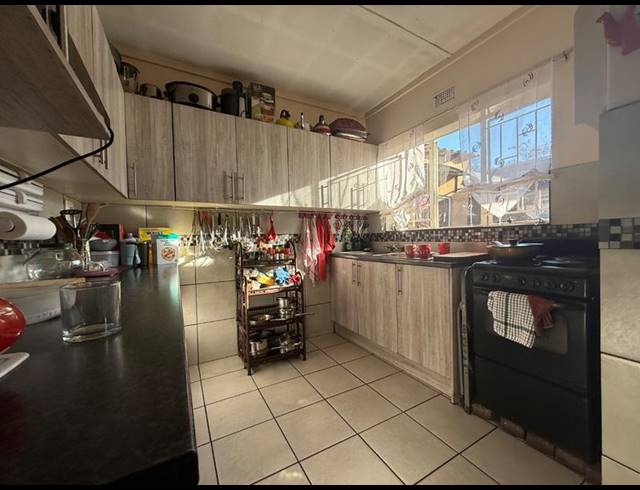 3 BEDROOM HOUSE FOR SALE IN VANDERBIJLPARK CE 2